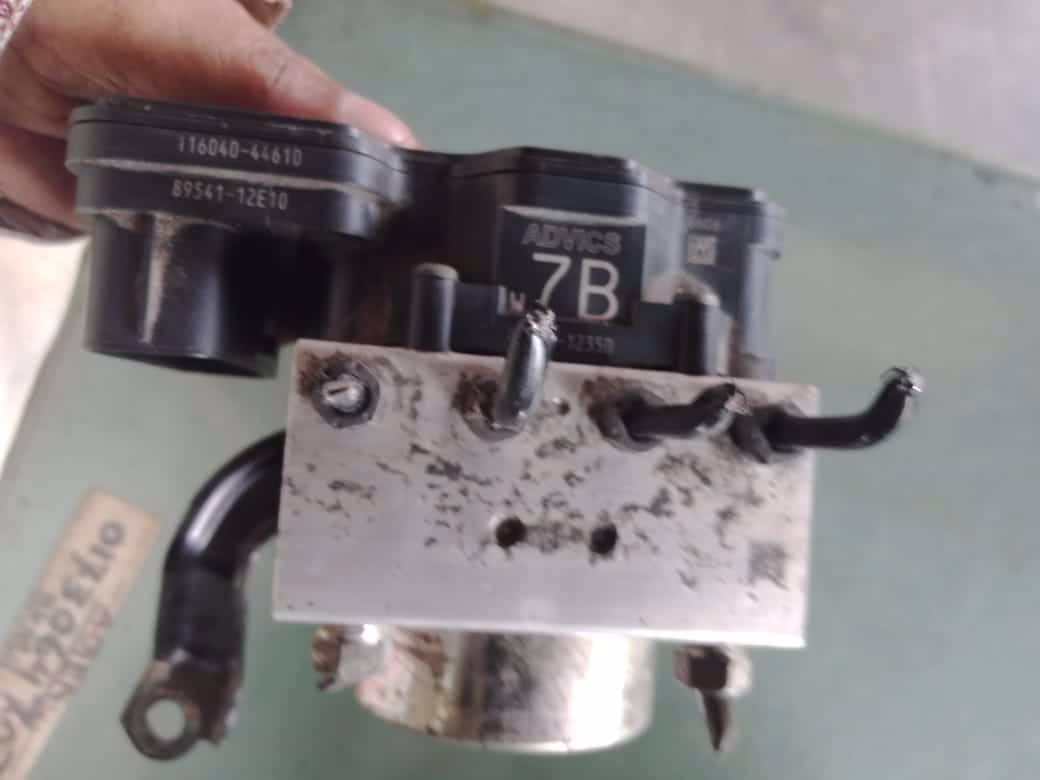 Toyota Genuine Corolla fielder ABS brakes actuator - Image 6