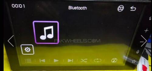 Bluetooth music icon on a car infotainment screen, showcasing multimedia connectivity.