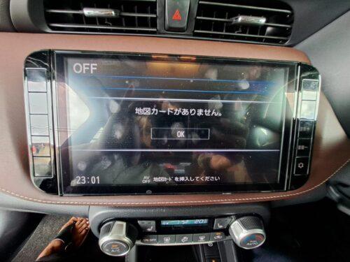 Car infotainment system displaying map error message in Japanese.